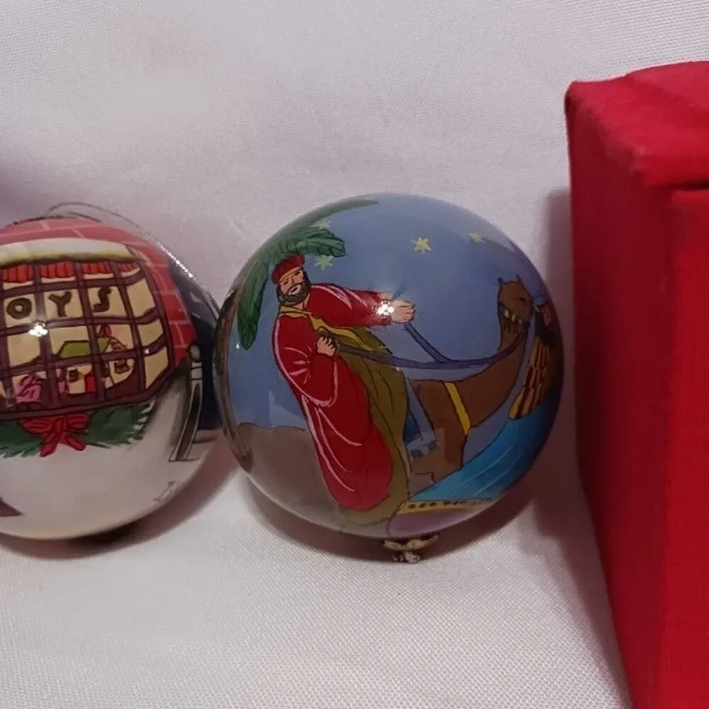 Libien set of 2 ball ornaments colorful
